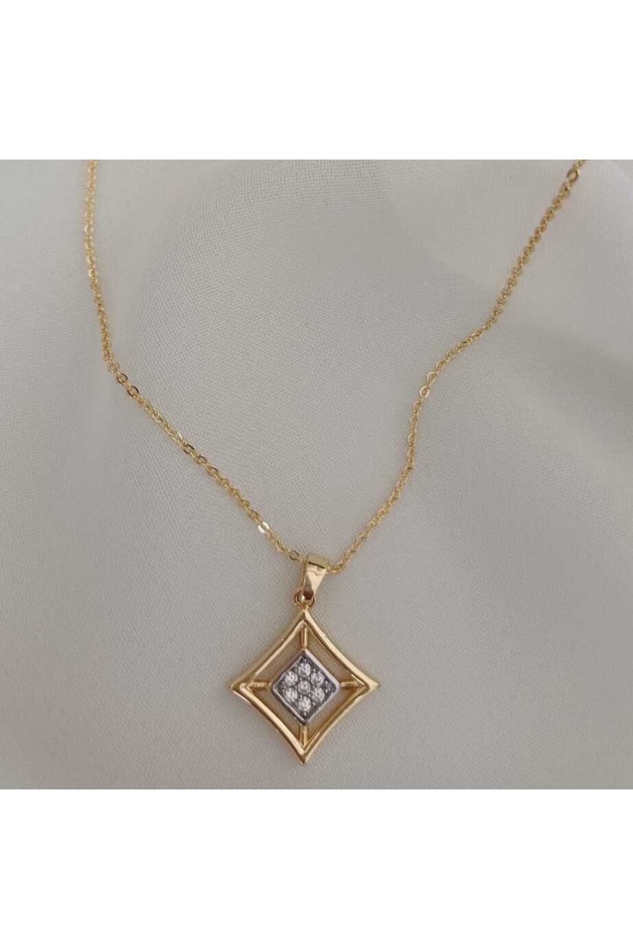 Gold Zirkon Taşlı Kadın Kolye Gold Zirkon Taşlı Kadın Kolye