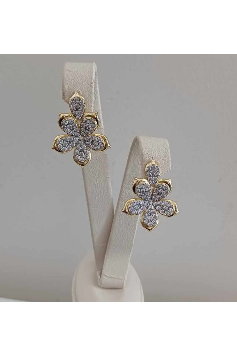 Zirkon Taşlı Çiçek Kadın Küpe