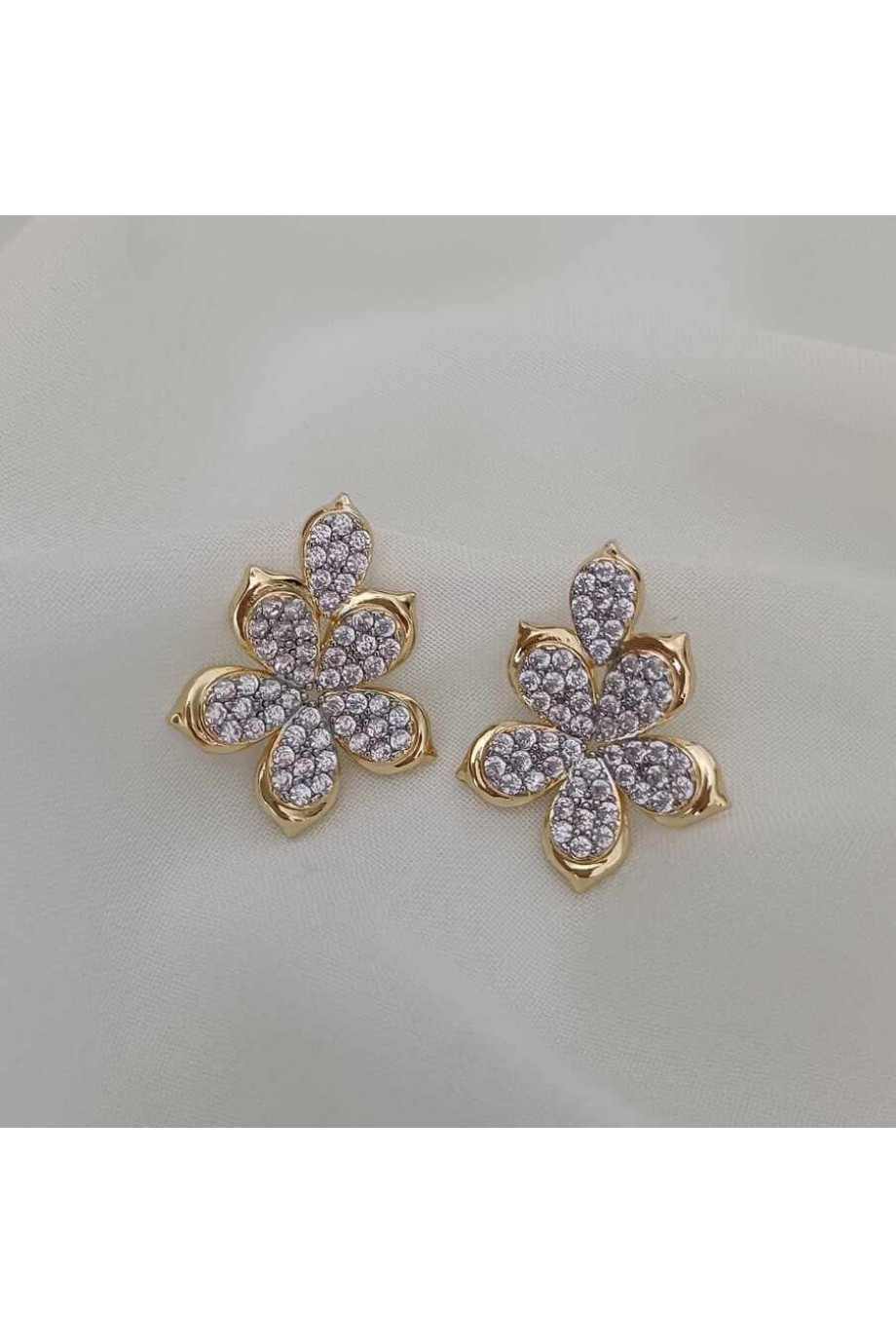 Zirkon Taşlı Çiçek Kadın Küpe