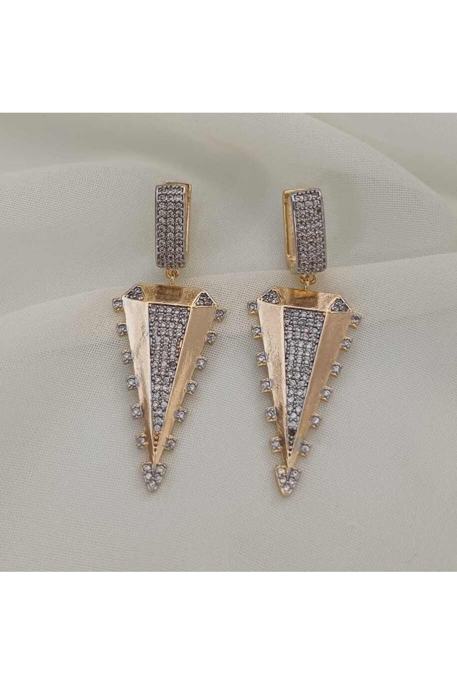 Kadın Küpe Zirkon Taşlı Gold Kadın Küpe Zirkon Taşlı Gold