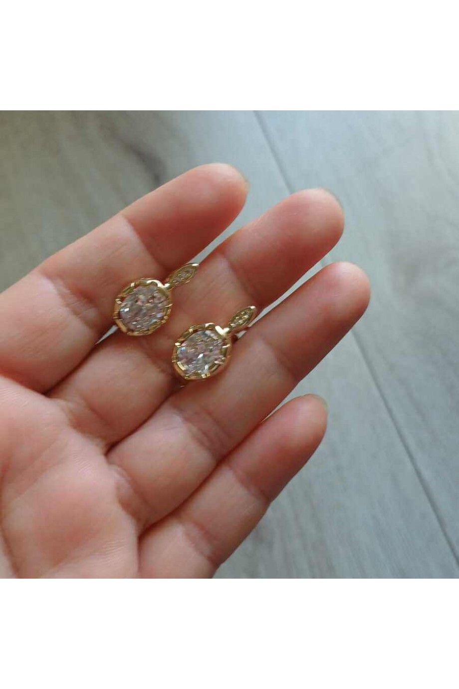 Zirkon Taşlı Gold Kaplama Kadın Küpe