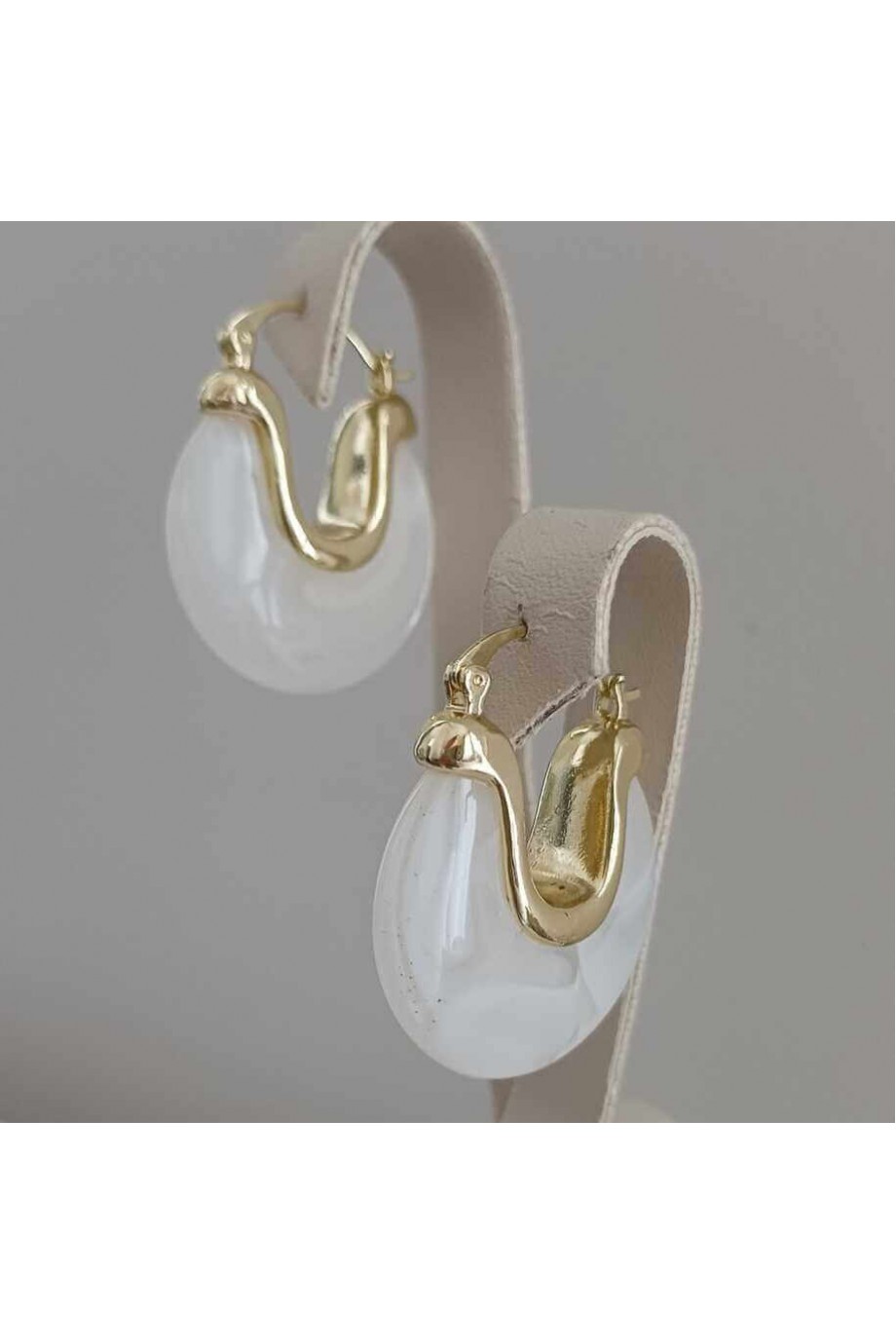 Mine Taşlı Halka Model Kadı Küpe