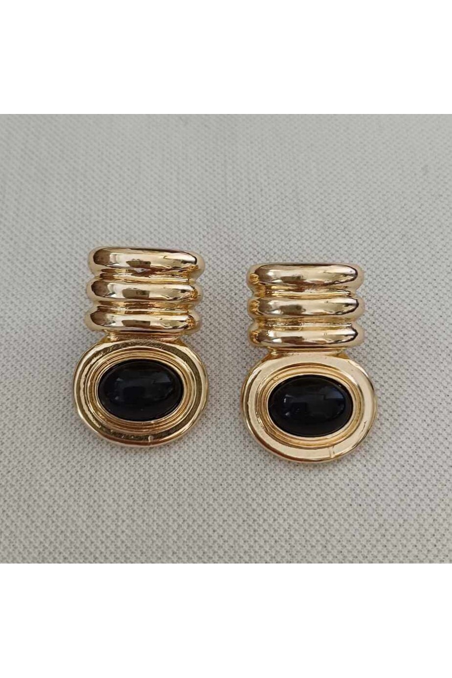 Oniks Taşlı Gold Kadın Küpe