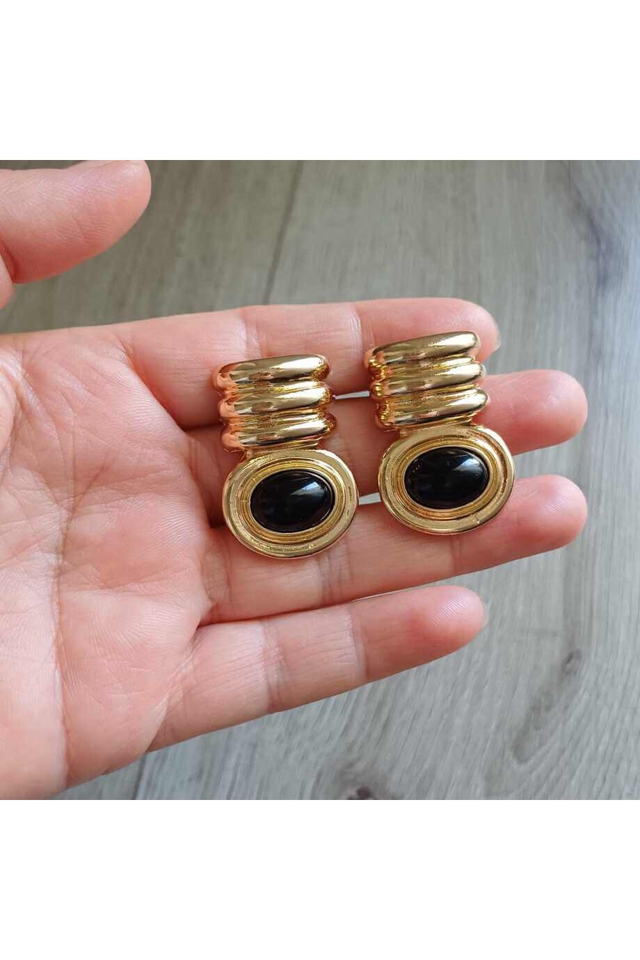 Oniks Taşlı Gold Kadın Küpe