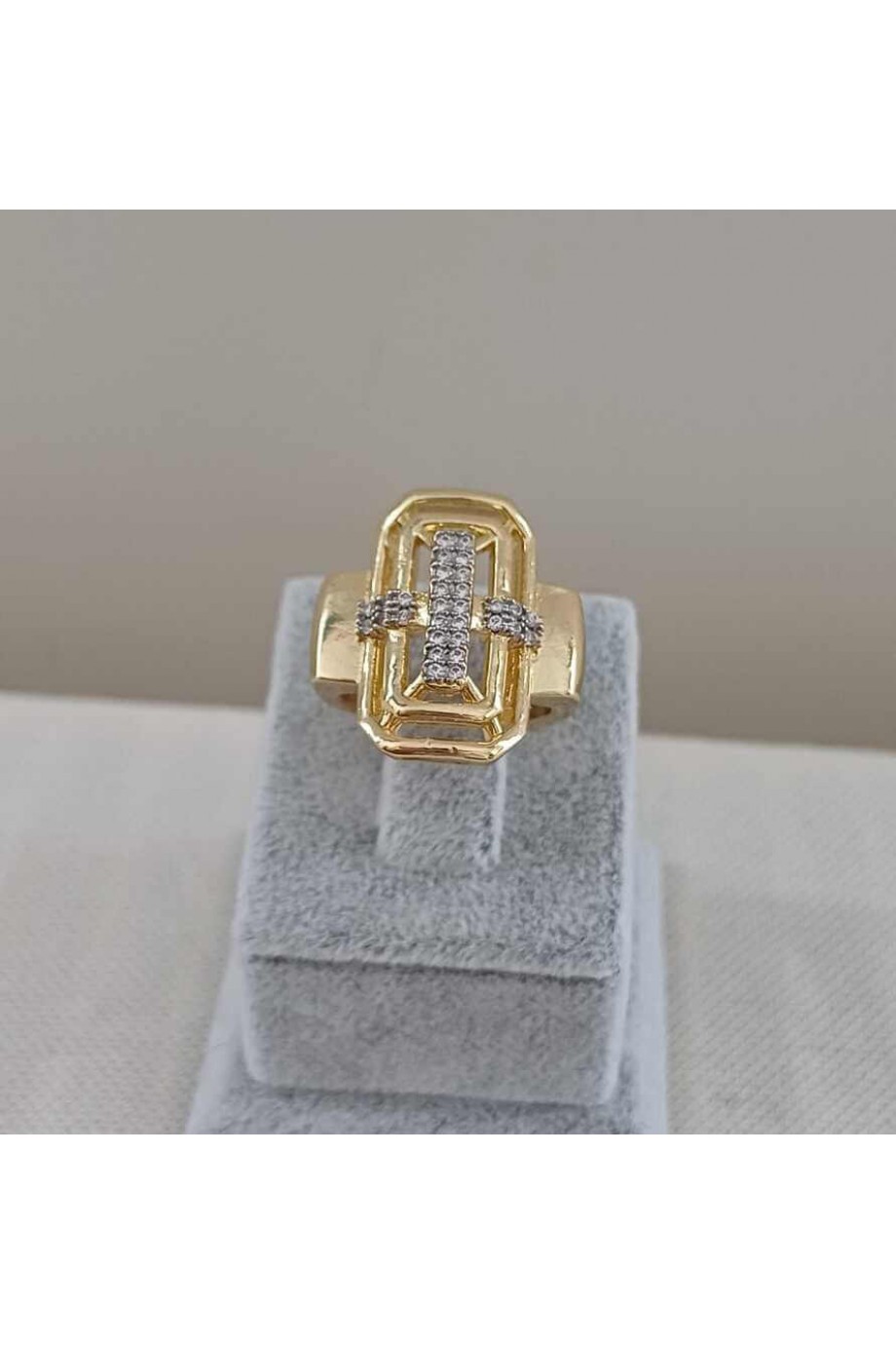 Kadın Zirkon Taşlı Gold Yüzük